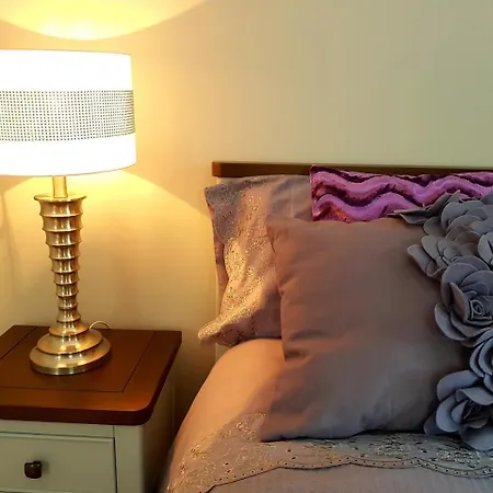 Alderwood House Bed & Breakfast *